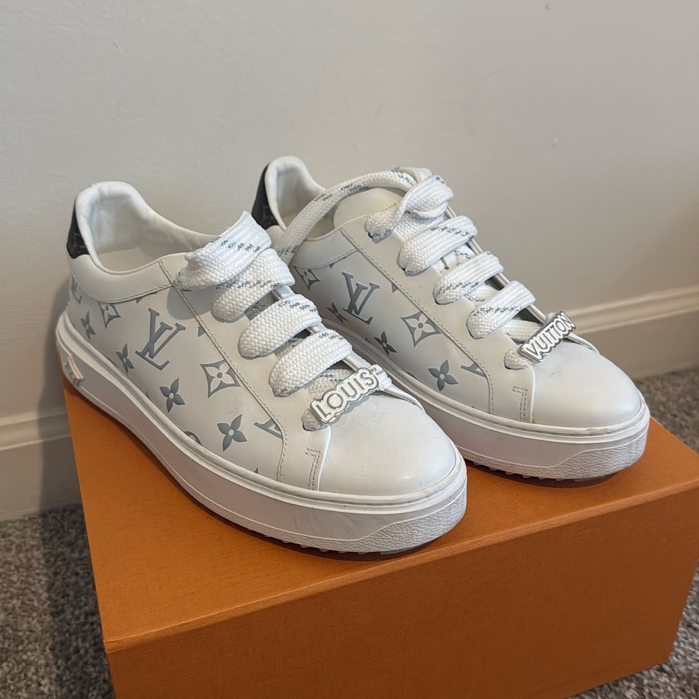 Louis vuitton time out sneakers silver/white 38